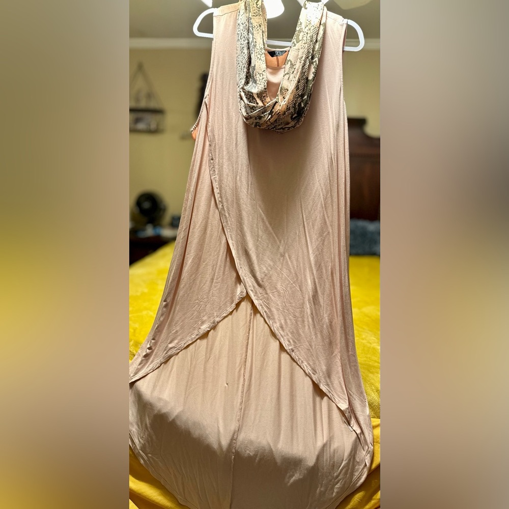 Sleeveless Tunic with Hi/Lo Hem - Picture 3 of 4